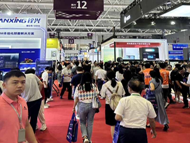 图为科技闪耀双展，AI之星智领未来